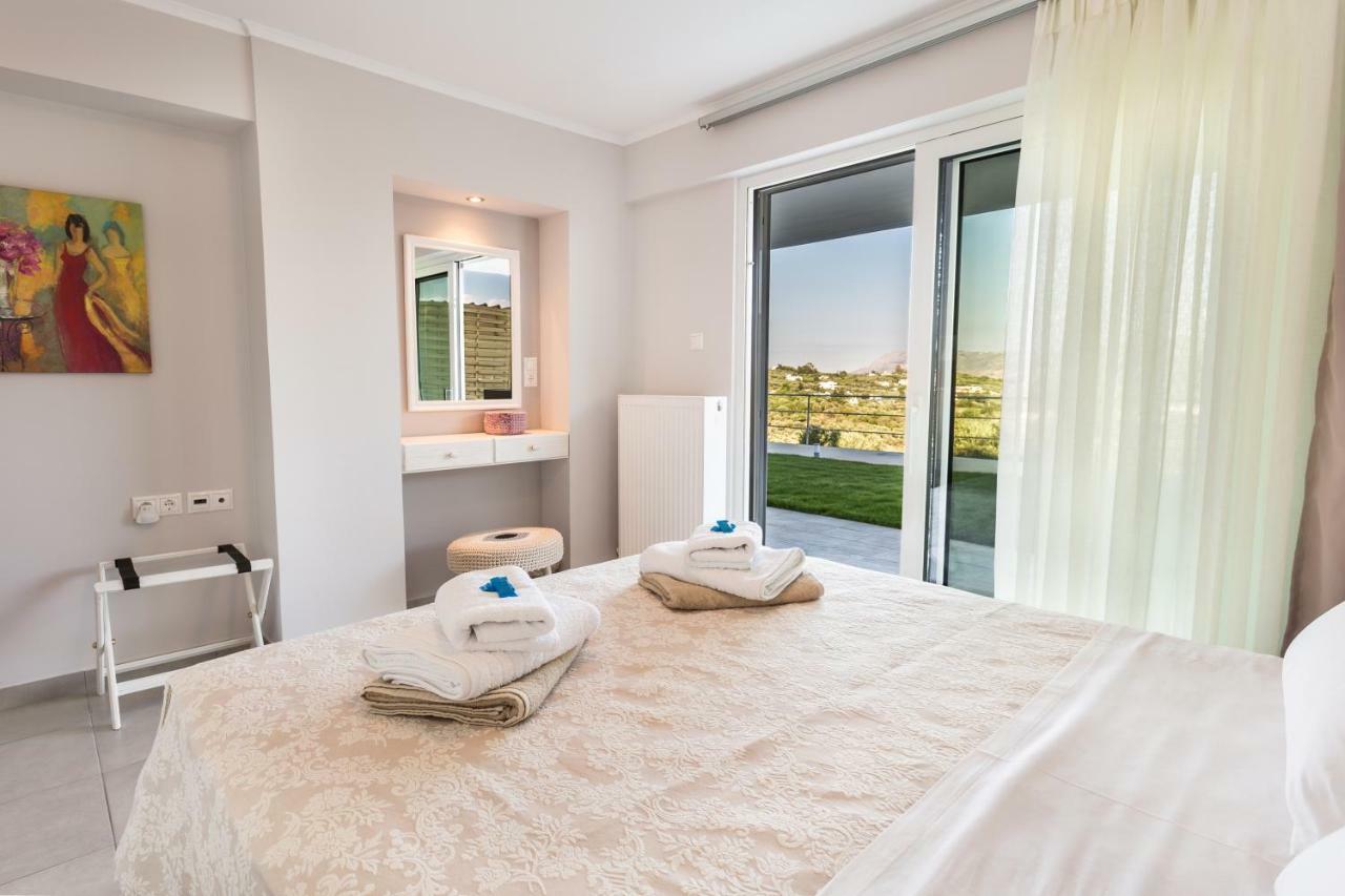Villa Oasis Galatás Zewnętrze zdjęcie